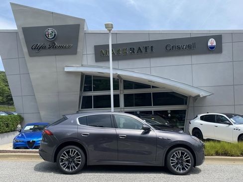 New 2025 Maserati Grecale GT image 4