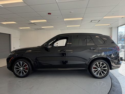 Used 2024 BMW X5 xDrive40i w/ M Sport Package image 4