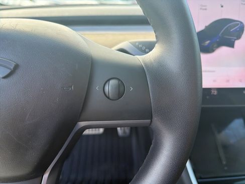 Used 2020 Tesla Model 3 Standard Range Plus image 19