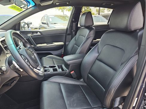 Used 2022 Kia Sportage Nightfall Edition FWD image 14