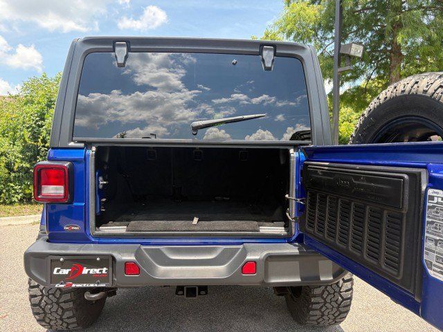 Used 2019 Jeep Wrangler Unlimited Sahara AWD/4WD image 14