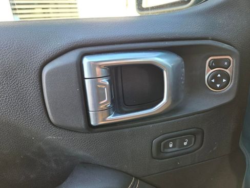 Used 2024 Jeep Wrangler Unlimited Sahara w/ Safety Group AWD/4WD image 10