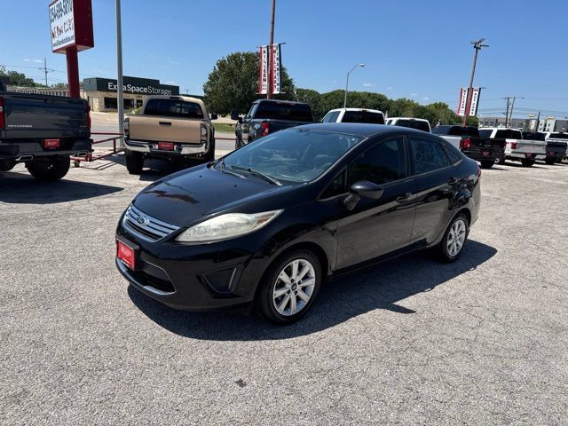 Used 2012 Ford Fiesta SE FWD image 2