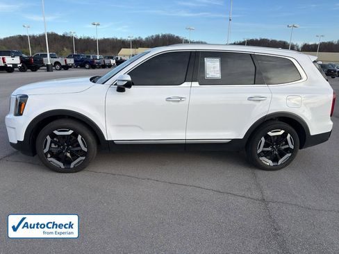Used 2023 Kia Telluride S w/ S Sunroof Package image 2