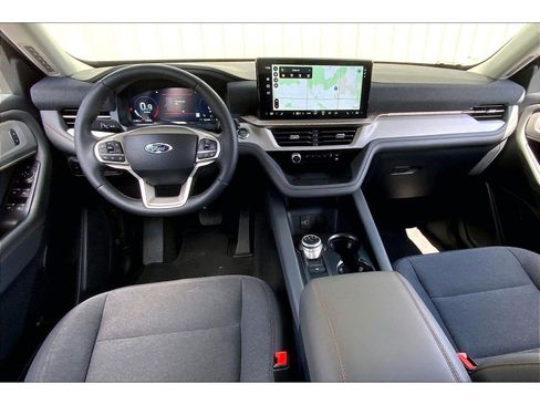 Used 2026 Ford Explorer Active AWD/4WD image 14