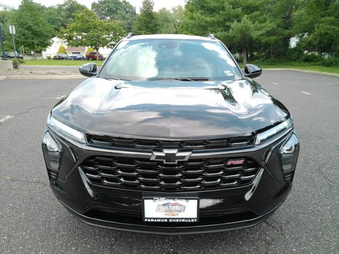 Certified 2024 Chevrolet Trax RS w/ Driver Confidence Package FWD image 2