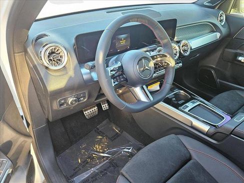 New 2025 Mercedes-Benz GLB 250 image 3