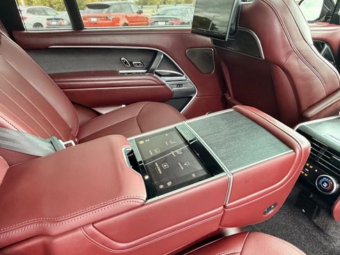 Used 2025 Land Rover Range Rover Long Wheelbase Autobiography AWD/4WD image 32