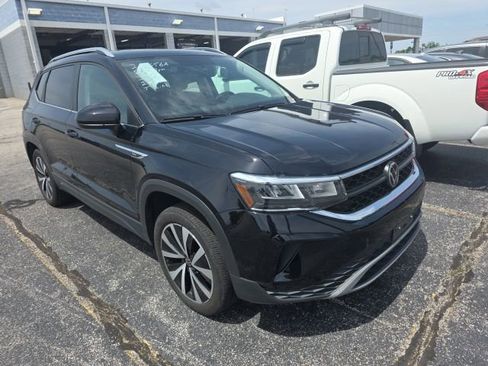 Used 2022 Volkswagen Taos SE image 5