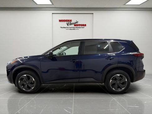 Used 2025 Nissan Rogue SV AWD/4WD image 2