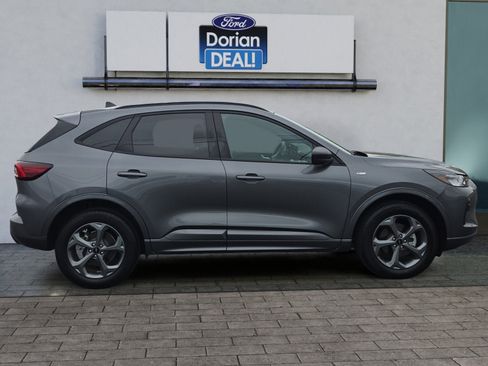 Used 2024 Ford Escape ST-Line w/ Tech Pack #1 AWD/4WD image 2