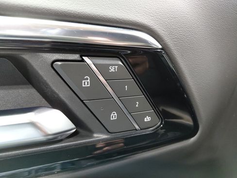 Used 2025 Chevrolet Suburban Premier AWD/4WD image 26