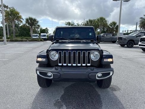 Used 2023 Jeep Wrangler Unlimited Sahara w/ Cold Weather Group AWD/4WD image 8
