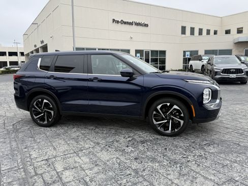 Used 2024 Mitsubishi Outlander SE image 8