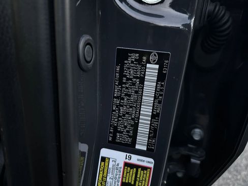 Used 2025 Toyota Camry LE image 28