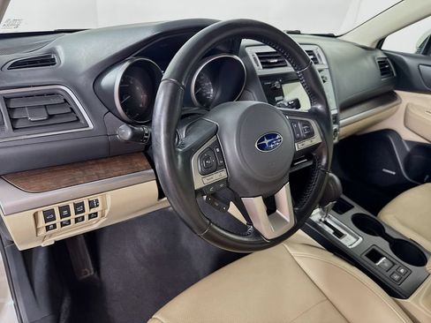 Used 2016 Subaru Outback 2.5i Limited AWD/4WD image 9