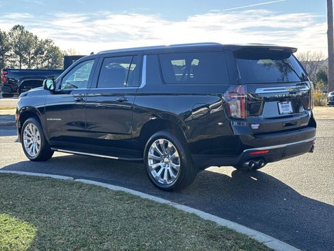 Used 2024 Chevrolet Suburban Premier w/ Advanced Technology Package image 8