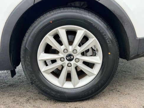 Used 2019 Kia Sorento AWD V6 image 30