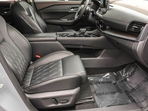 Used 2021 Nissan Rogue Platinum image 36