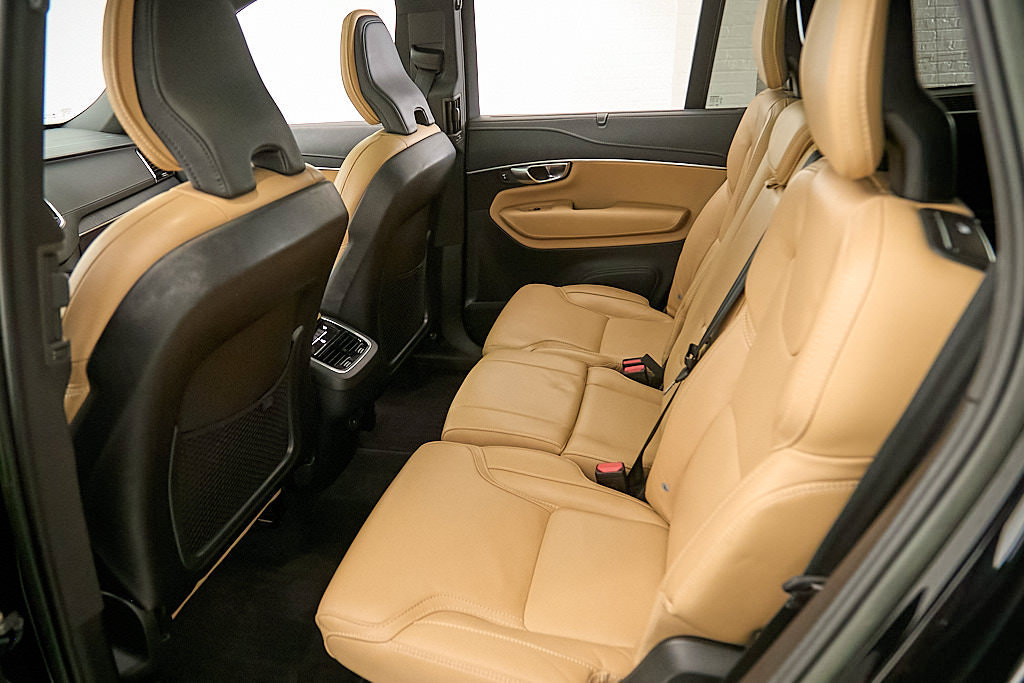 Certified 2023 Volvo XC90 B6 Ultimate w/ Protection Package Premier AWD/4WD image 24
