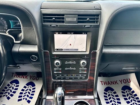 Used 2016 Lincoln Navigator Reserve image 19