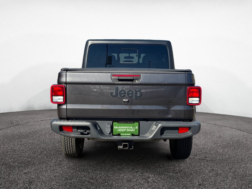 Used 2022 Jeep Gladiator Sport AWD/4WD image 4