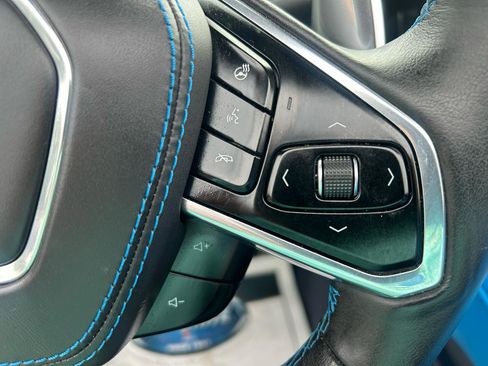 Used 2022 Chevrolet Corvette Stingray Premium Conv w/ Z51 Performance Package RWD image 19
