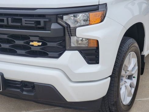 Used 2025 Chevrolet Silverado 1500 Custom image 16