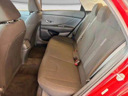 Used 2022 Hyundai Elantra SEL FWD image 12