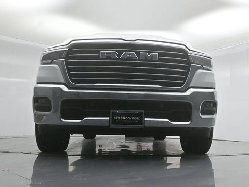 Used 2025 RAM 1500 Laramie AWD/4WD image 47