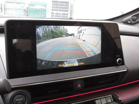 Certified 2026 Toyota Prius Plug-In Hybrid FWD image 33