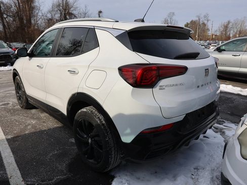 Used 2024 Buick Encore GX Sport Touring image 2