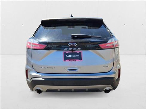 Used 2022 Ford Edge Titanium image 6