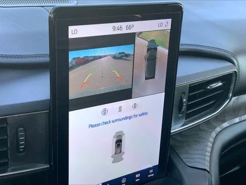 Used 2020 Ford Explorer Platinum w/ Premium Technology Package image 23