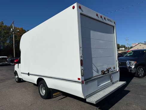 Used 2016 GMC Savana 3500 image 8