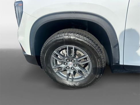 Used 2025 GMC Acadia Elevation image 15