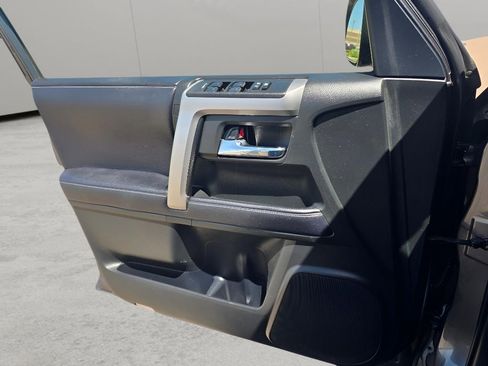 Used 2018 Toyota 4Runner SR5 Premium AWD/4WD image 14