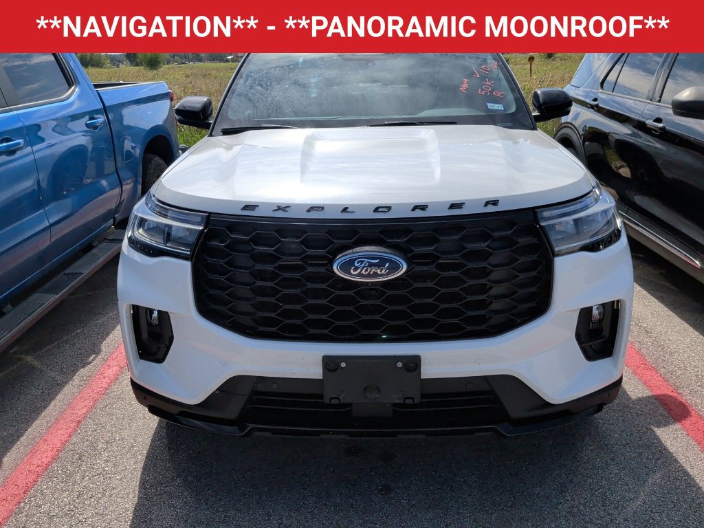 Used 2025 Ford Explorer ST-Line w/ Premium Package AWD/4WD image 2