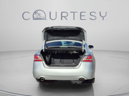 Used 2015 Nissan Altima 2.5 SV w/ Convenience Package FWD image 11