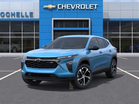 Used 2026 Chevrolet Trax RS w/ Sunroof Package FWD image 6