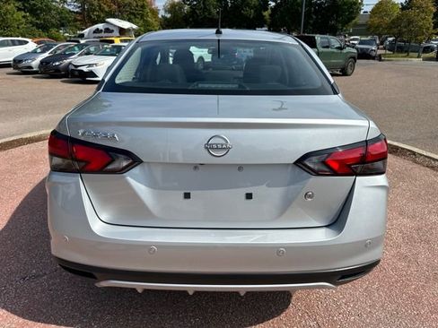 Used 2025 Nissan Versa S w/ Trunk Package image 4