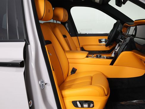 New 2026 Rolls-Royce Cullinan Black Badge image 35