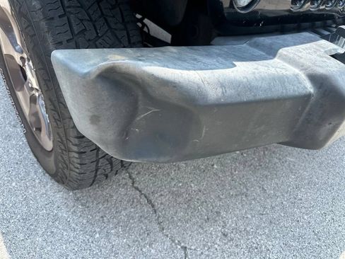 Used 2017 Jeep Wrangler Unlimited Sahara AWD/4WD image 13