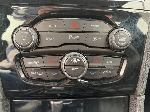 Used 2023 Chrysler 300 S image 19