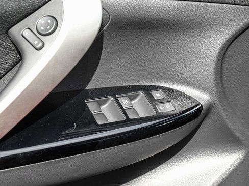 New 2024 Mitsubishi Eclipse Cross LE image 9