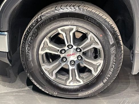 Used 2026 GMC Sierra 1500 SLT image 17