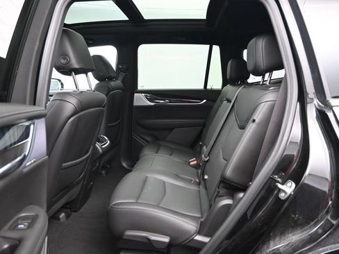 Used 2025 Cadillac XT6 Premium Luxury AWD/4WD image 26