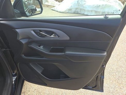 Used 2023 Chevrolet Traverse LT w/ Midnight/Sport Edition image 10