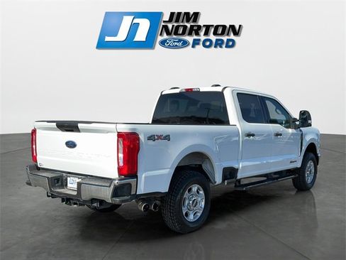 Used 2025 Ford F250 XLT image 3