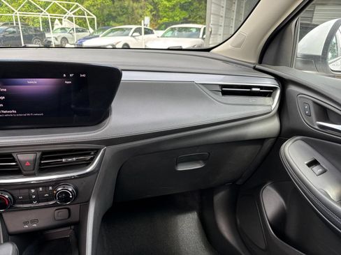 Used 2025 Buick Encore GX Preferred FWD image 34
